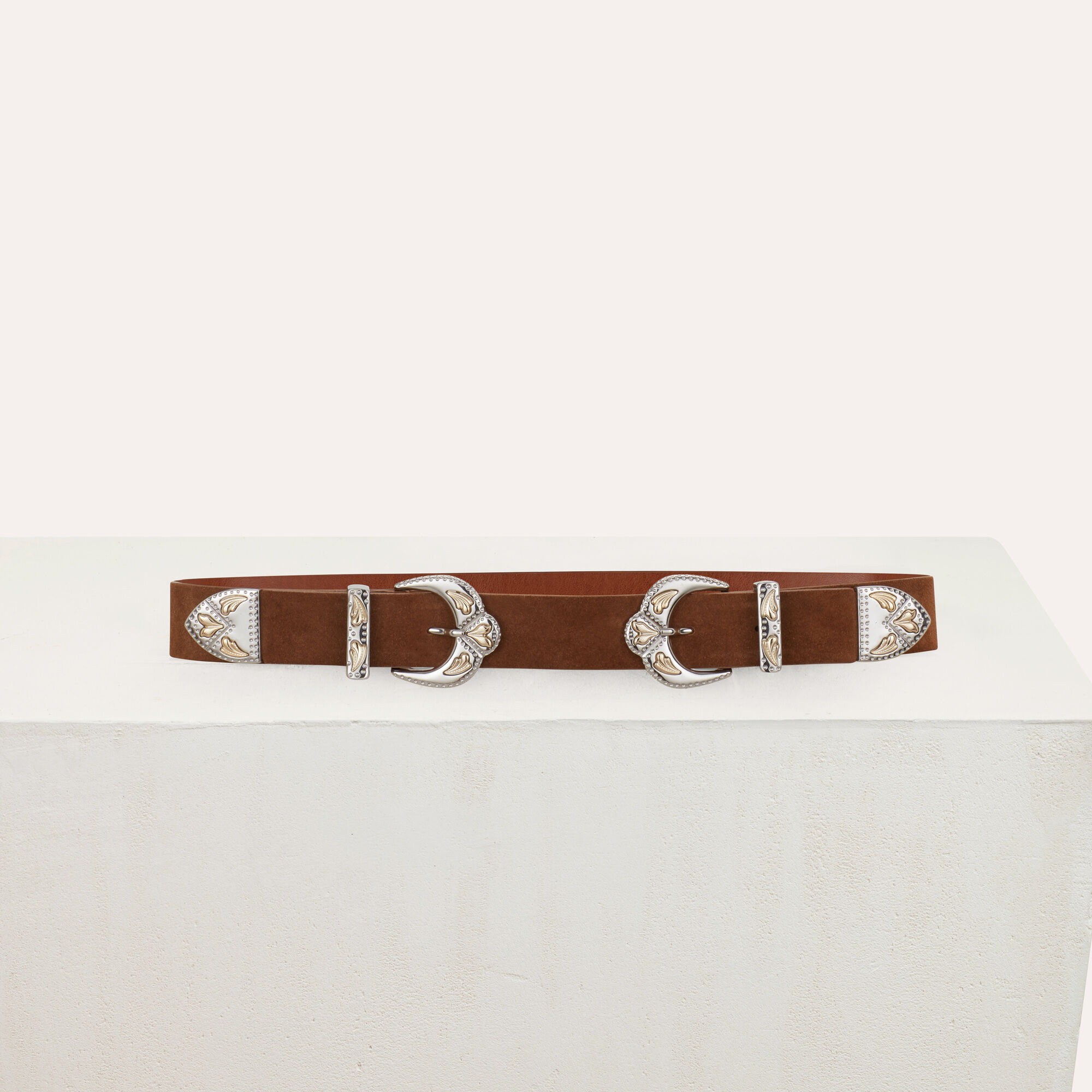 Double clearance buckle belt