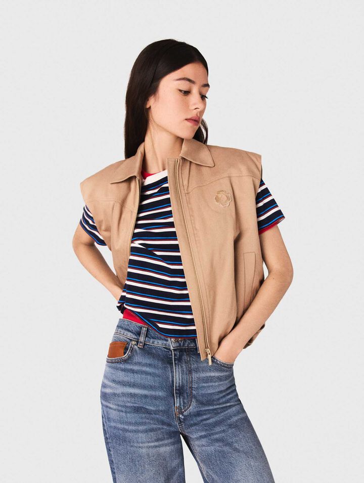 Sleeveless jacket