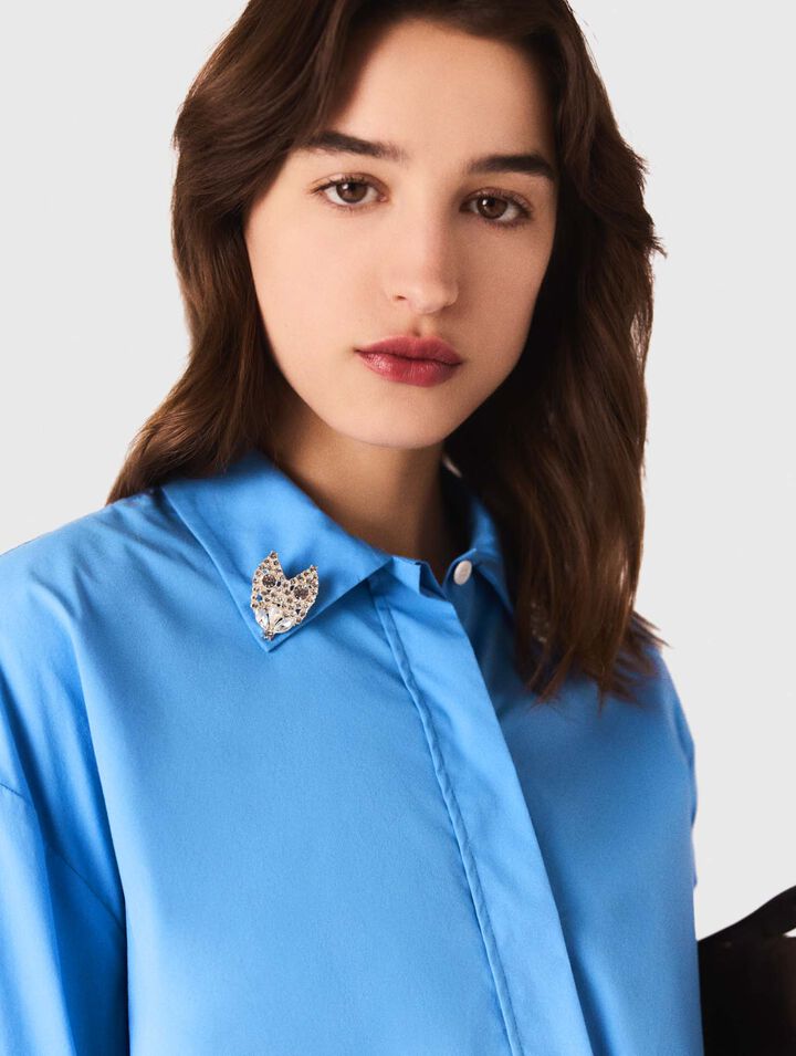 Shirt with removable jewellery