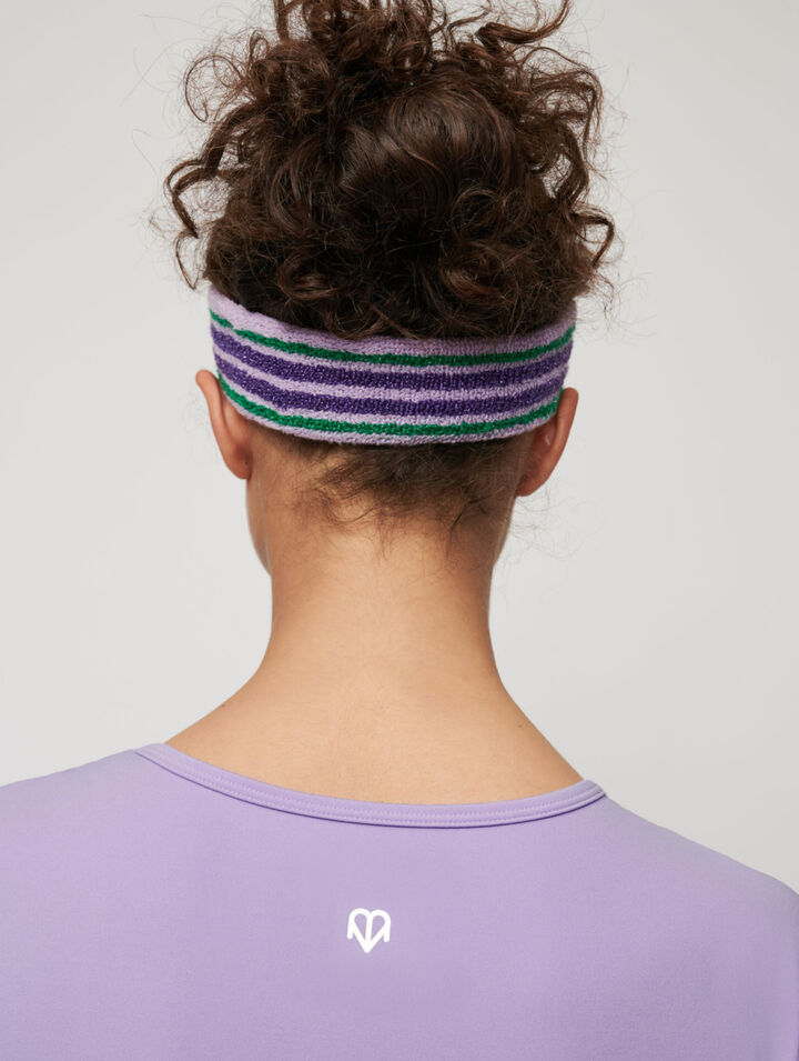 Body-hugging sports top