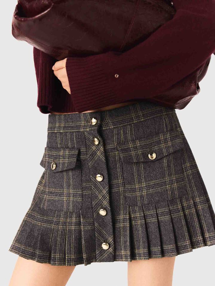 Short pleated checked skirt