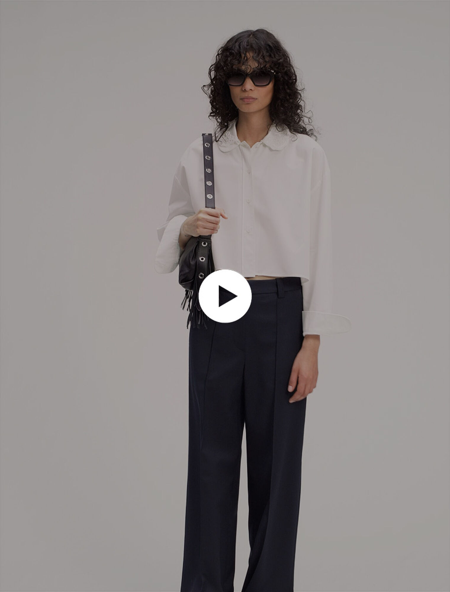 Short shirt with embroidered collar
