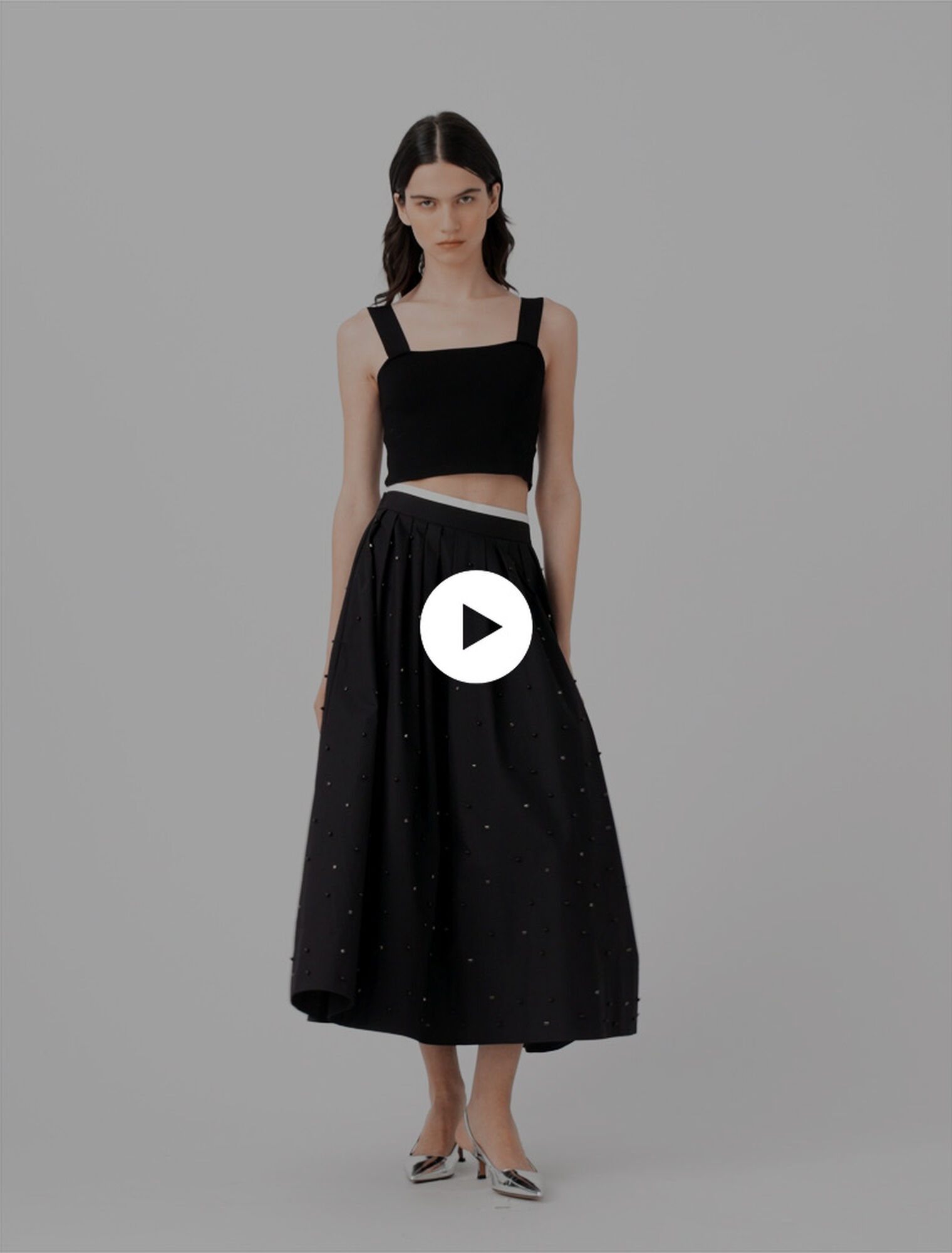 Knitted crop top with straps