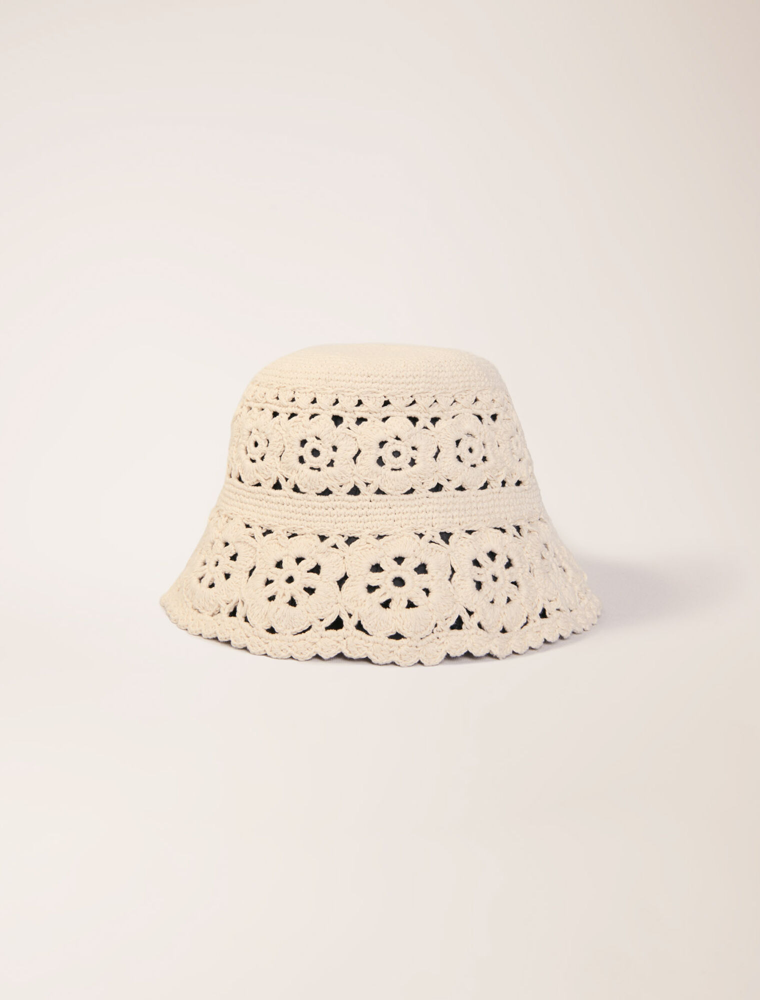 Crochet bucket hat