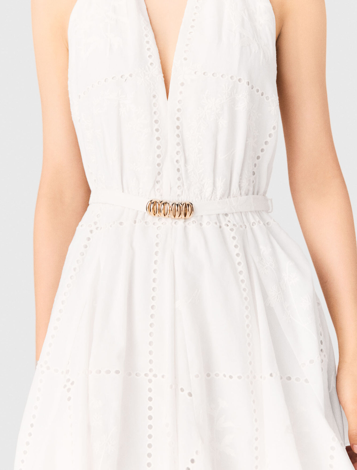 Short embroidered backless dress