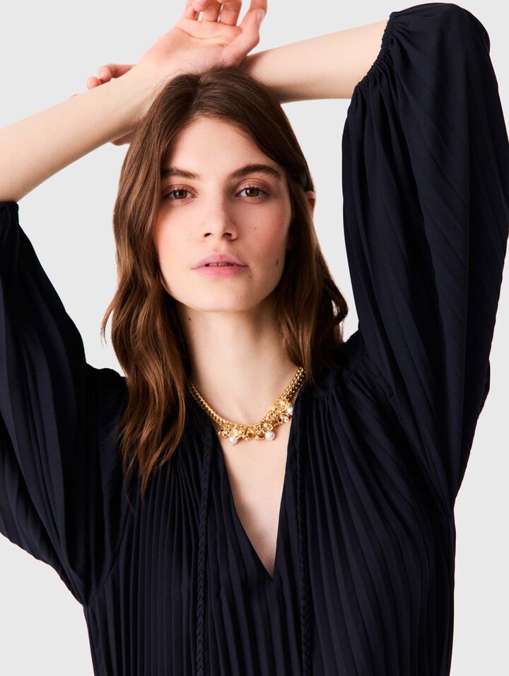 Asymmetric wide chain necklace