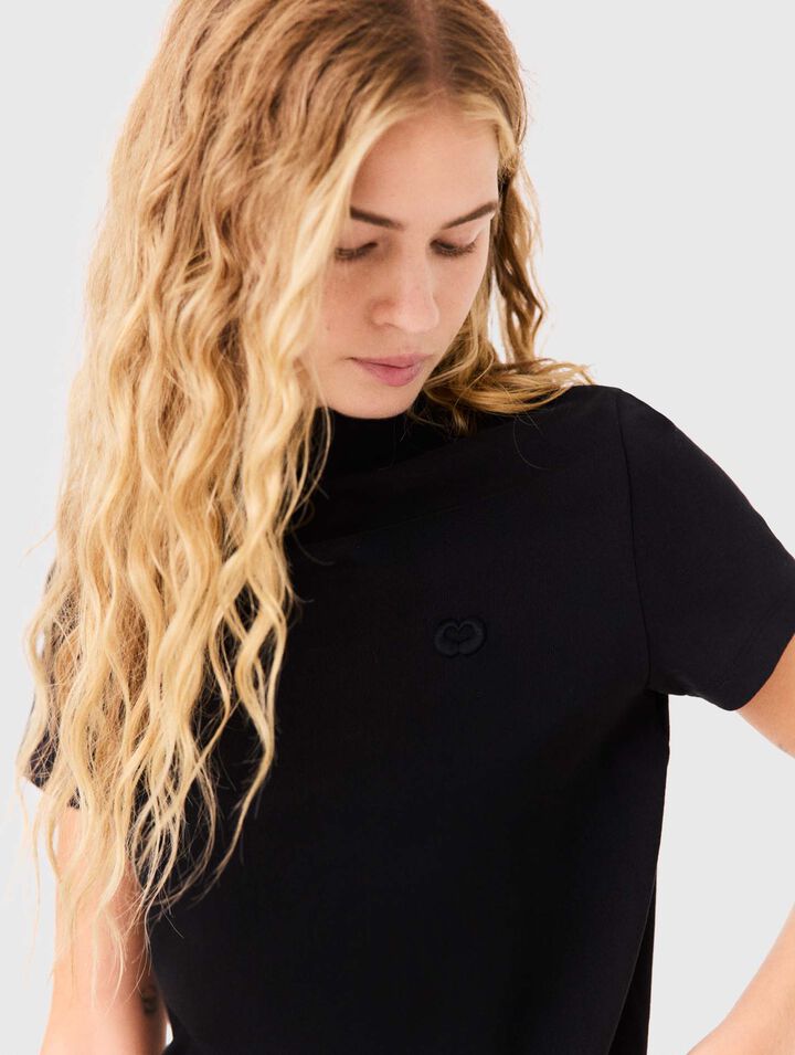 T-shirt with back zip