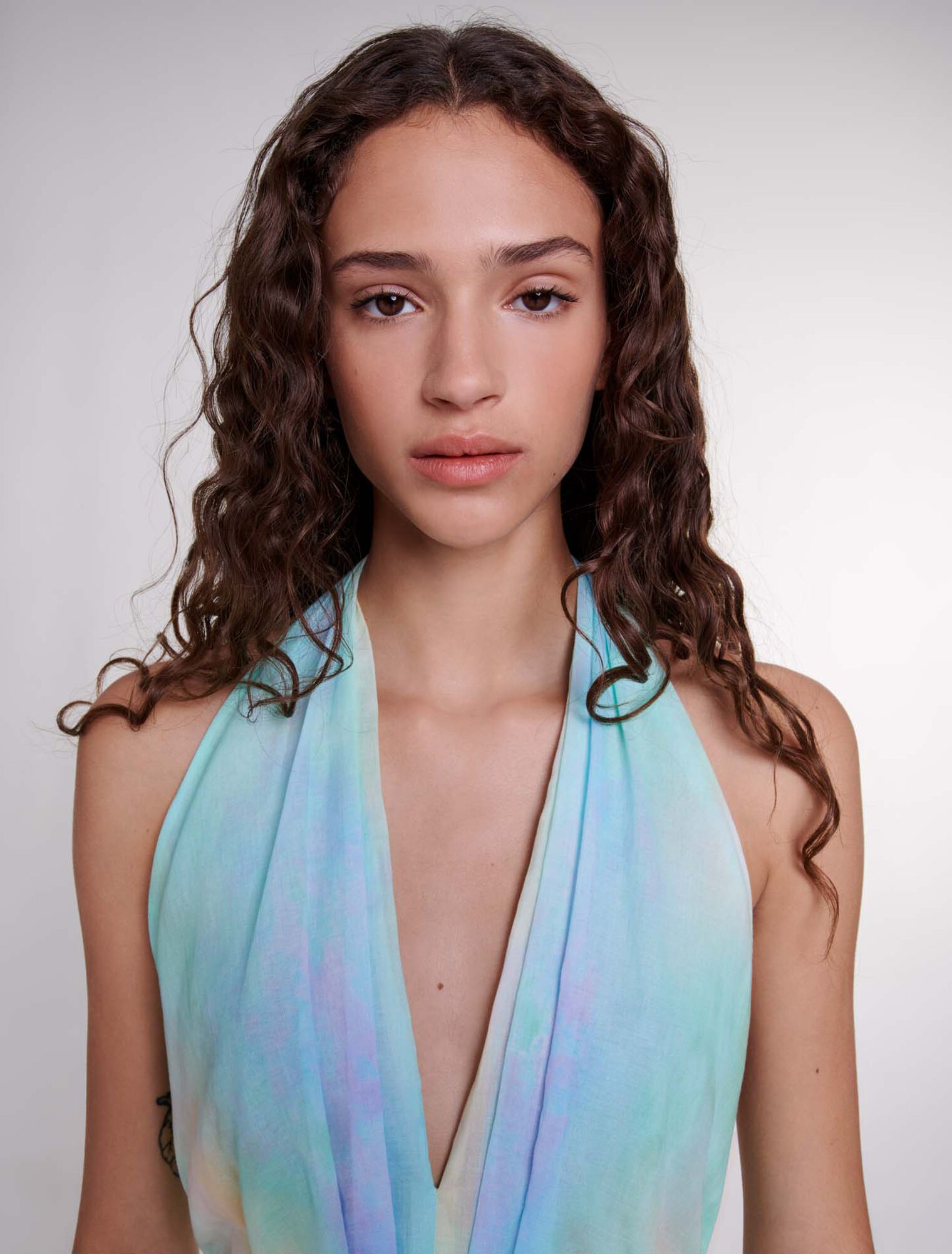 Backless tie-dye dress