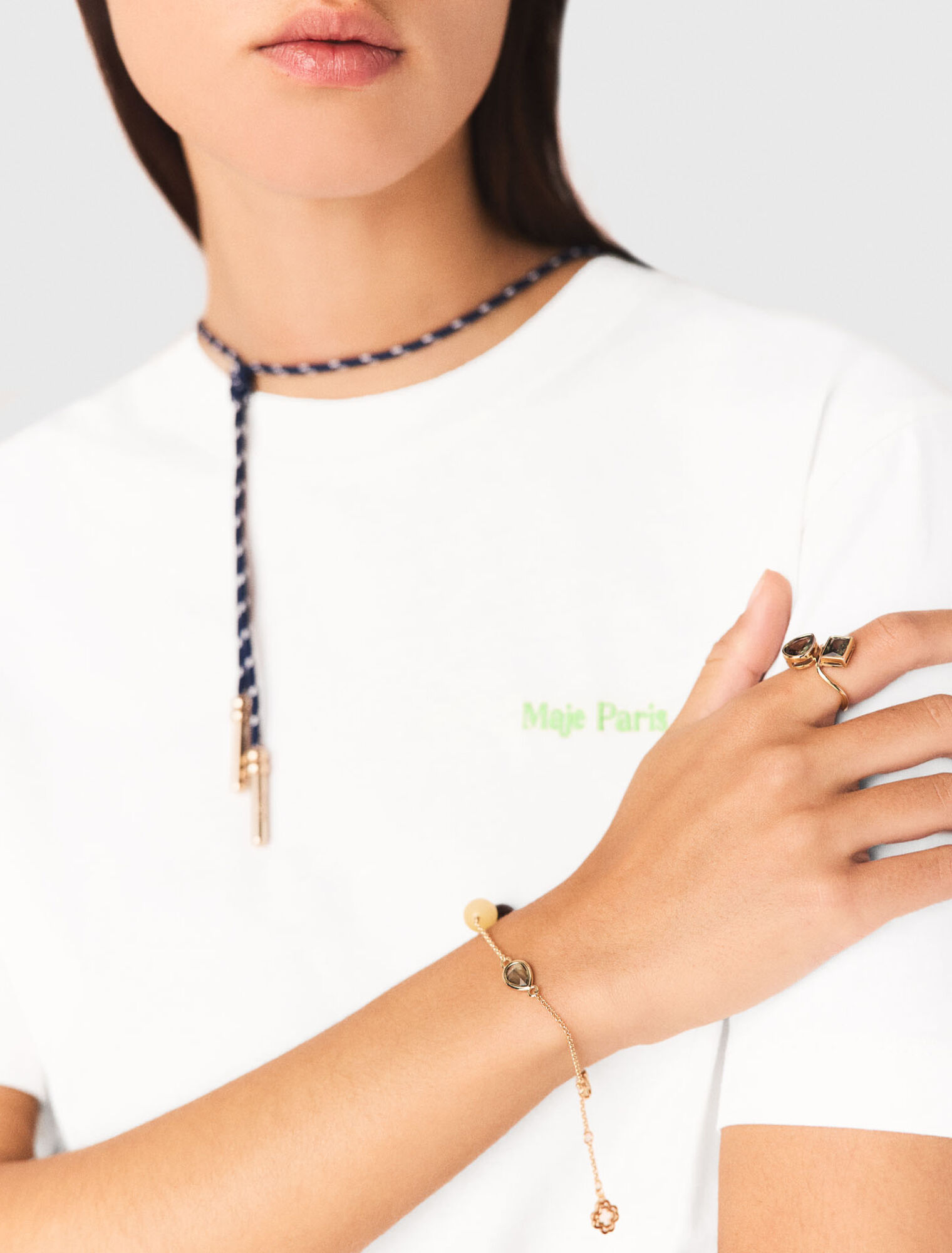 Asymmetrical ring with rhinestones