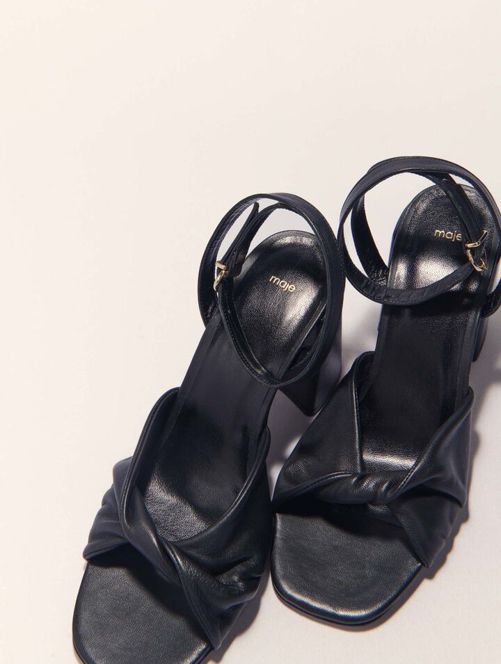 Plain leather sandals with heels