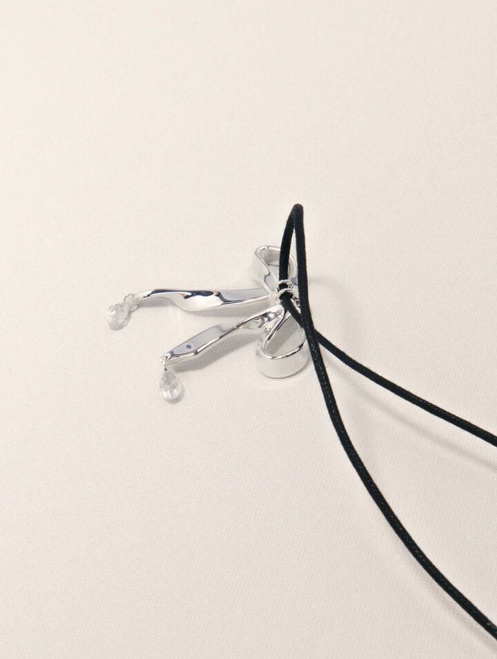Silver bow necklace