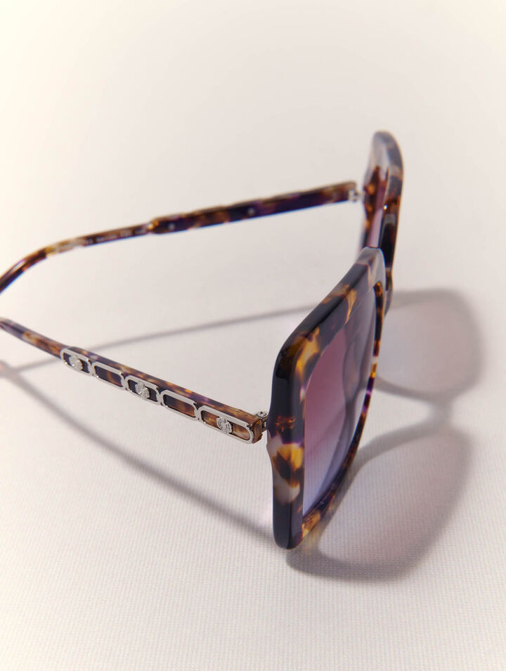 Rectangular acetate glasses