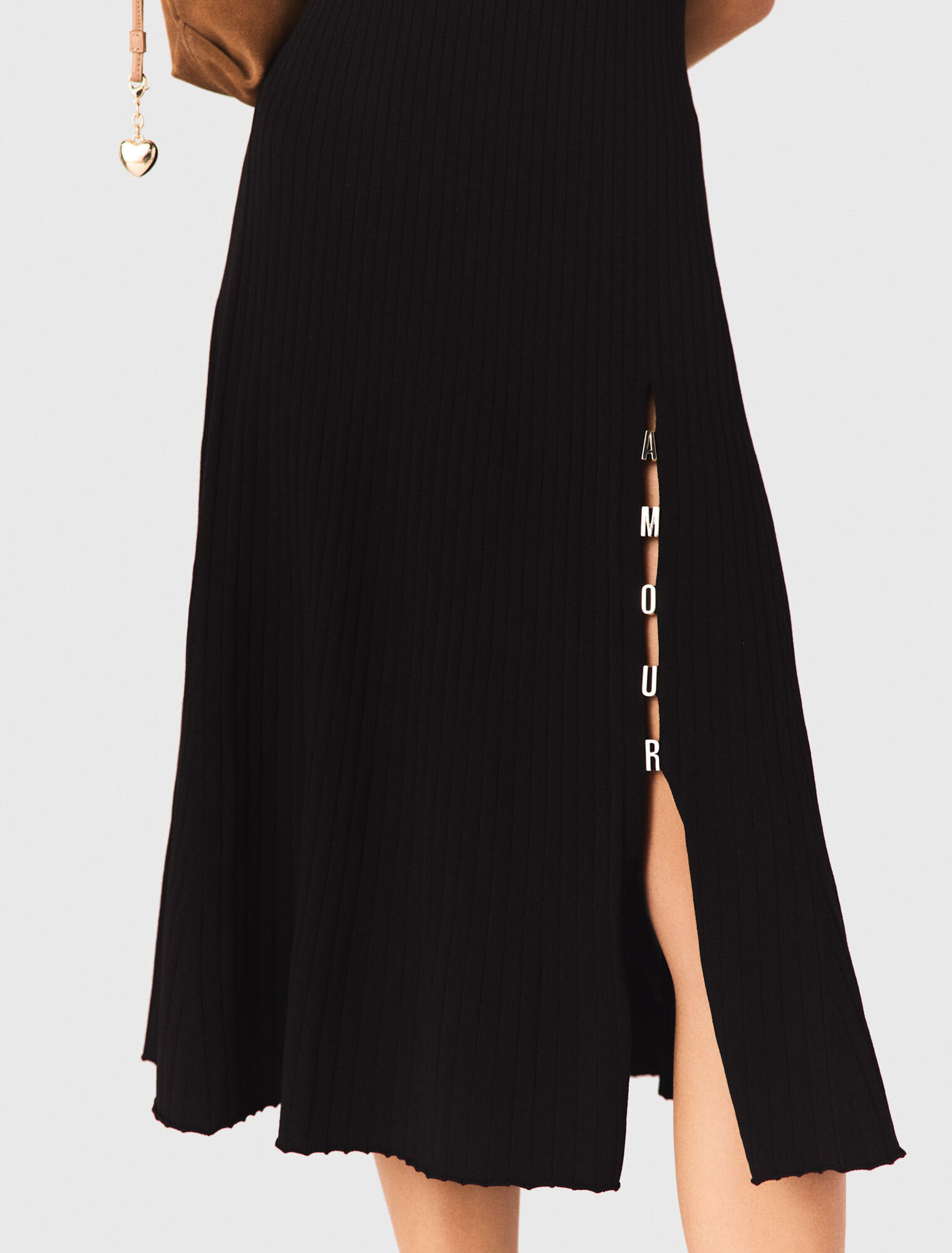Ribbed dress with side slit