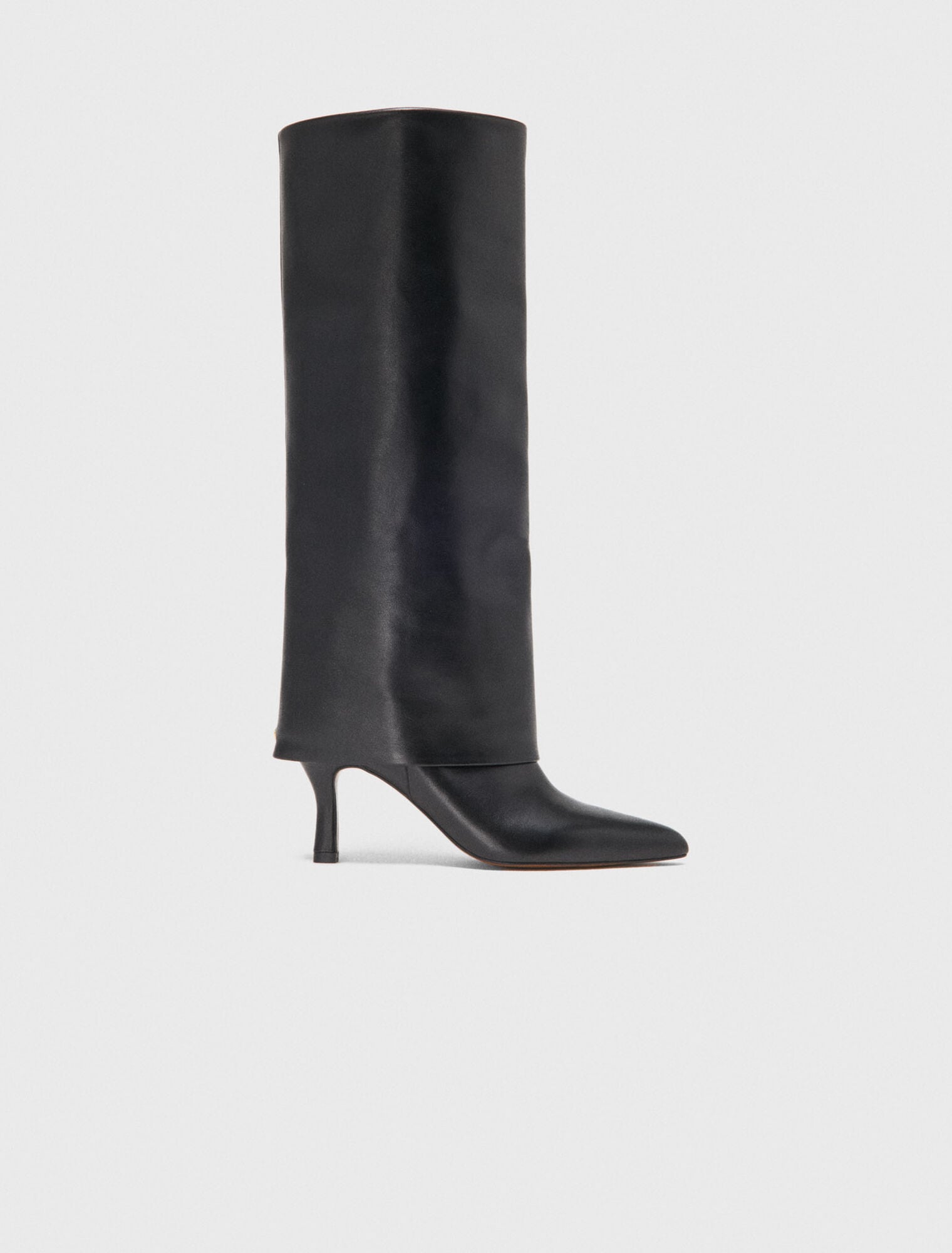 Heeled tubular leather boots