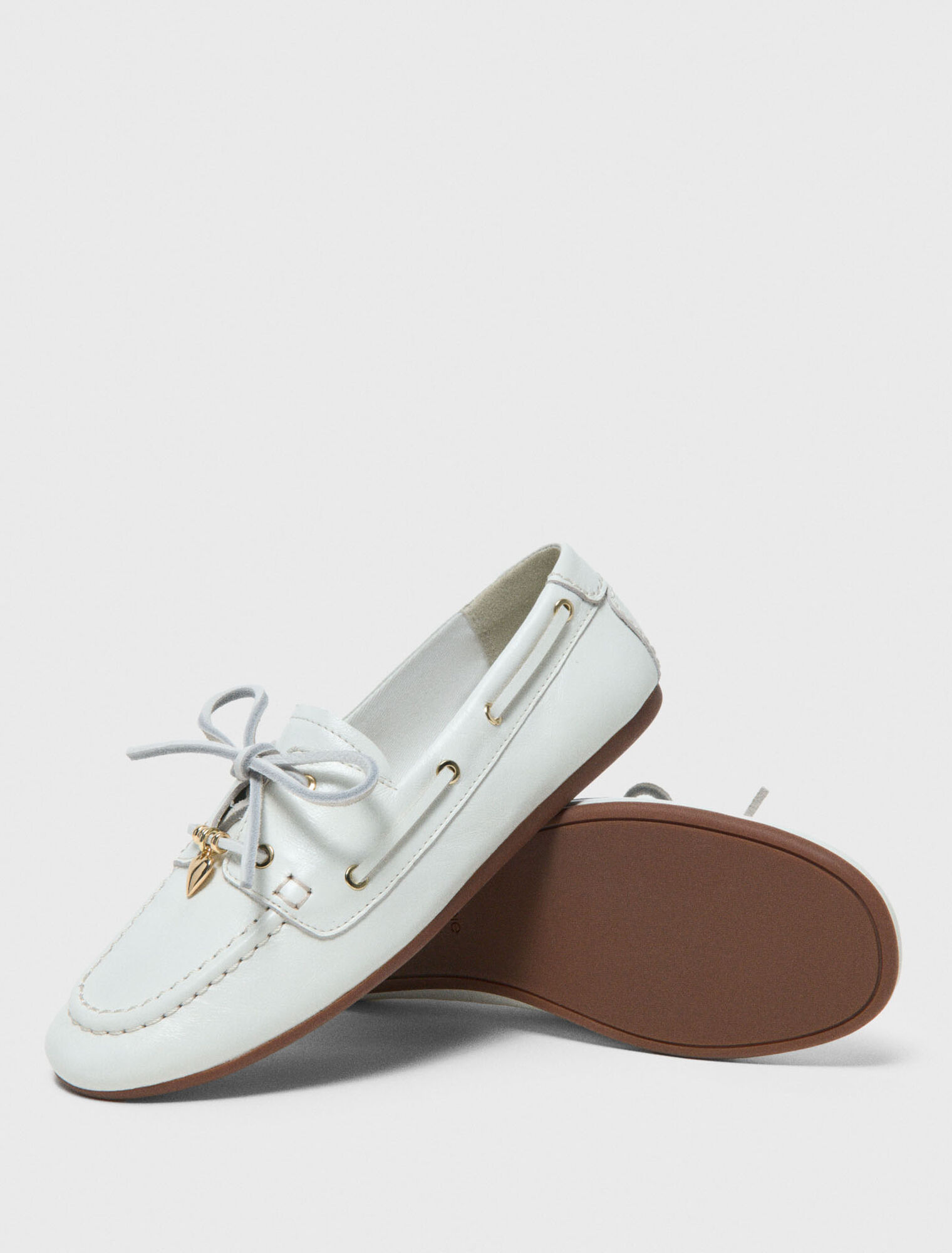 Leather boat shoes
