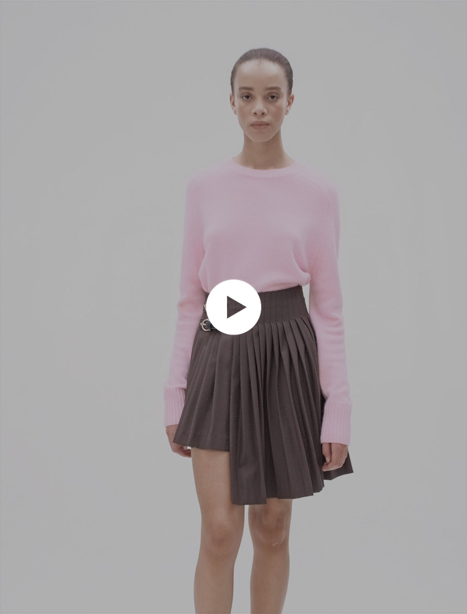 Asymmetrical pleated short skirt