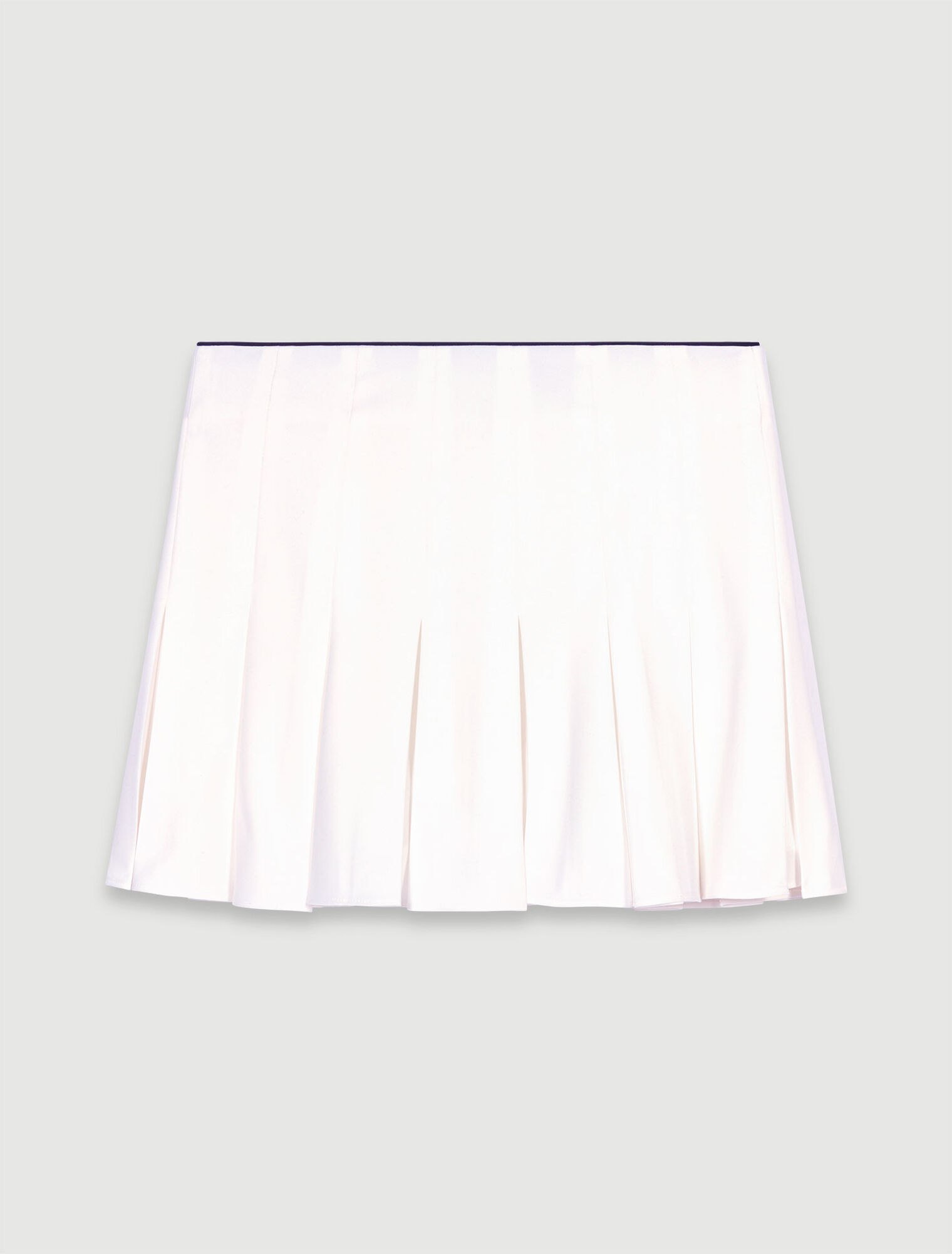 Short pleated skirt