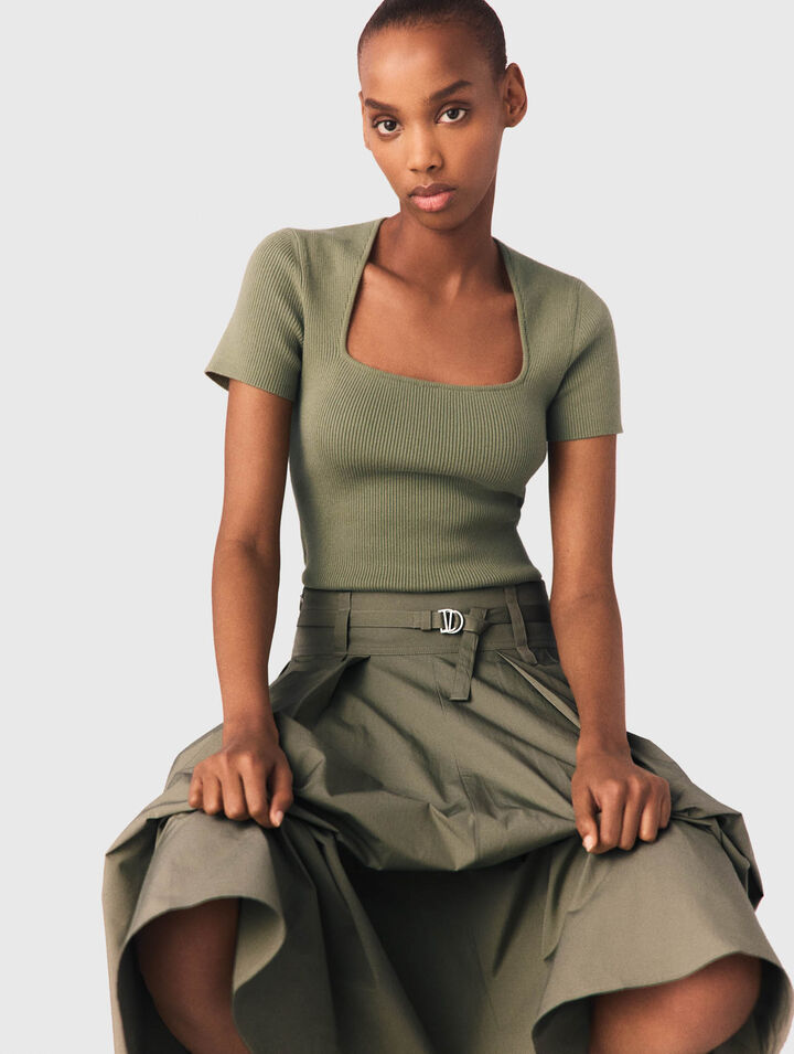 Square-neck ribbed jumper