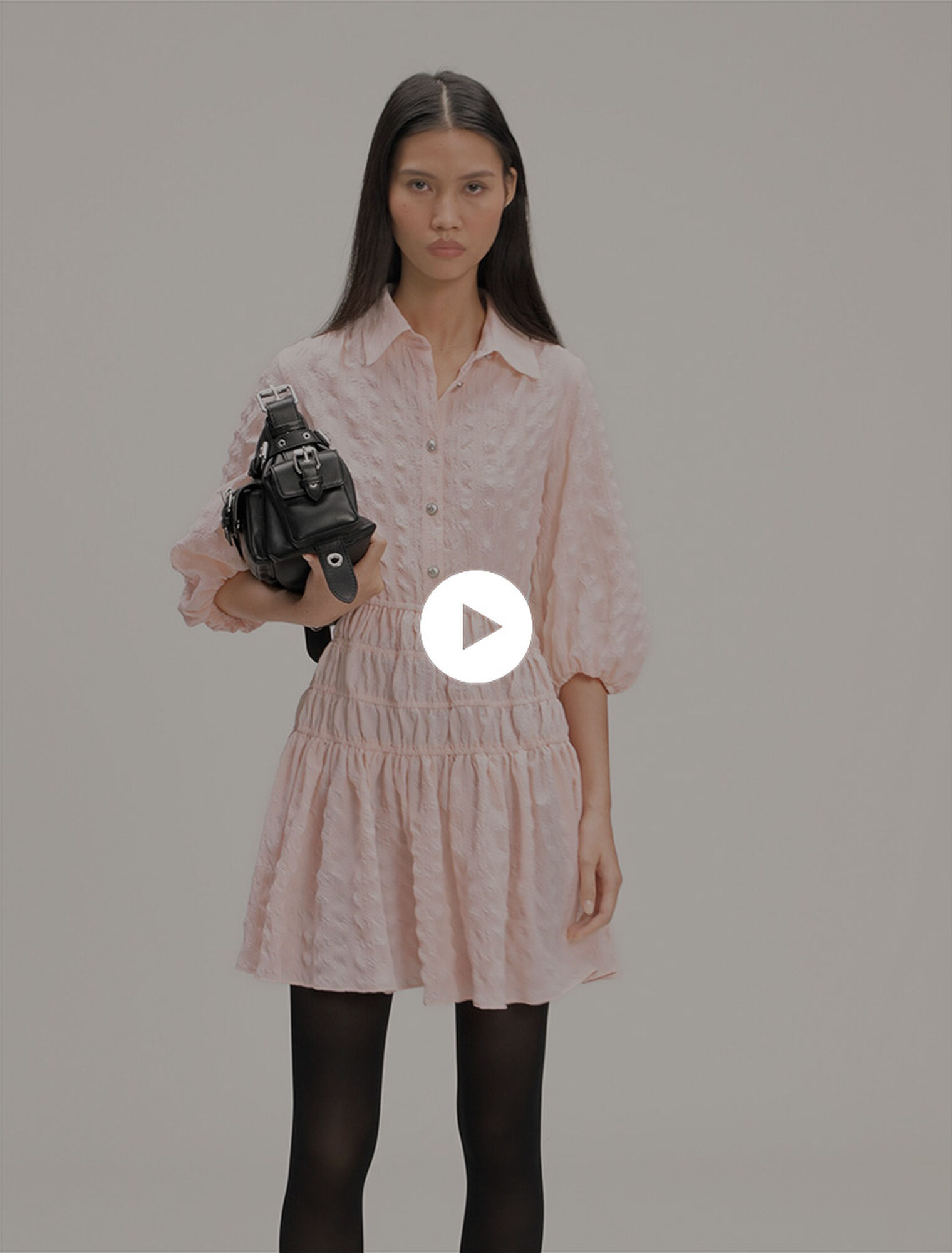 Short satin-effect pleated dress 