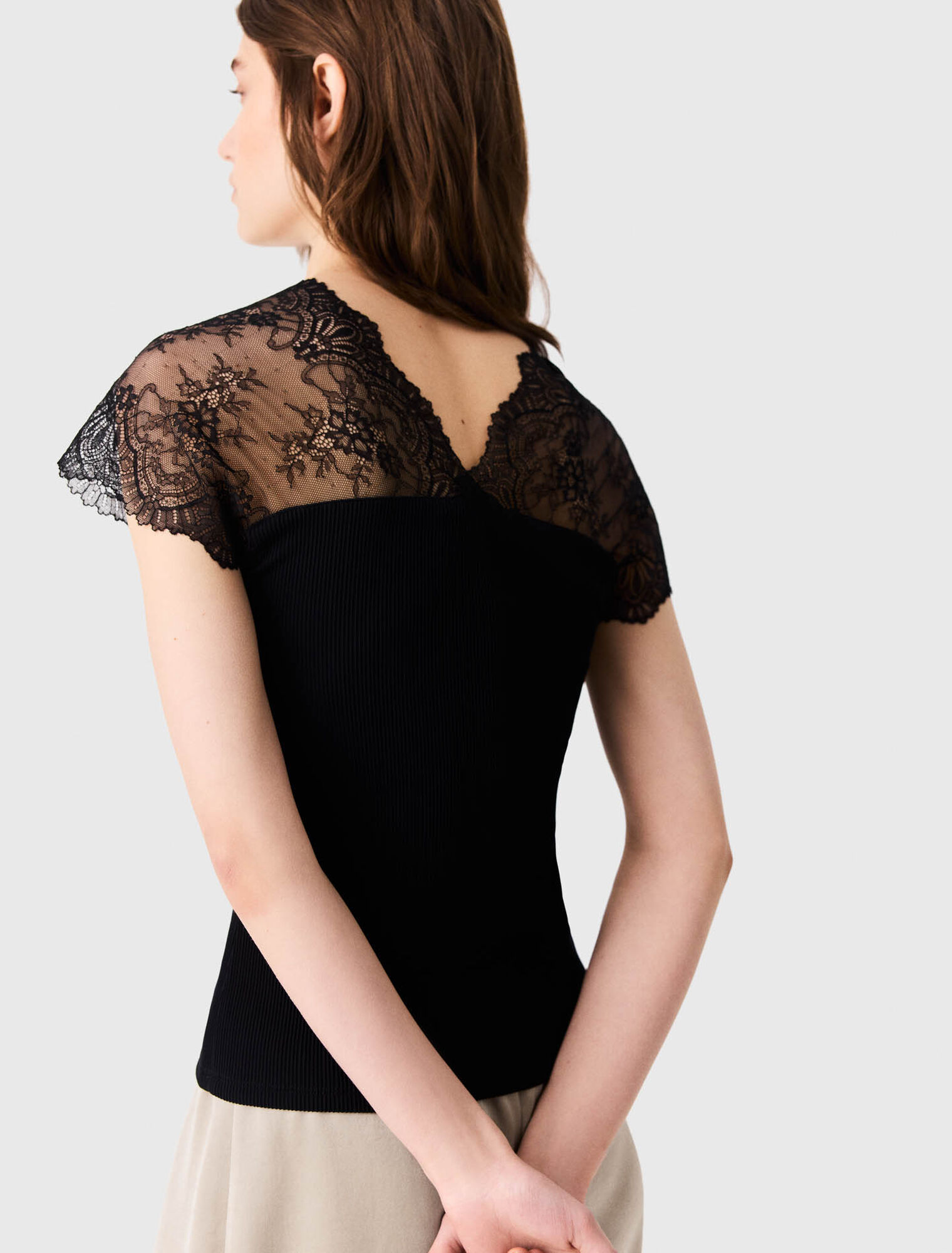Jersey top with lace trim