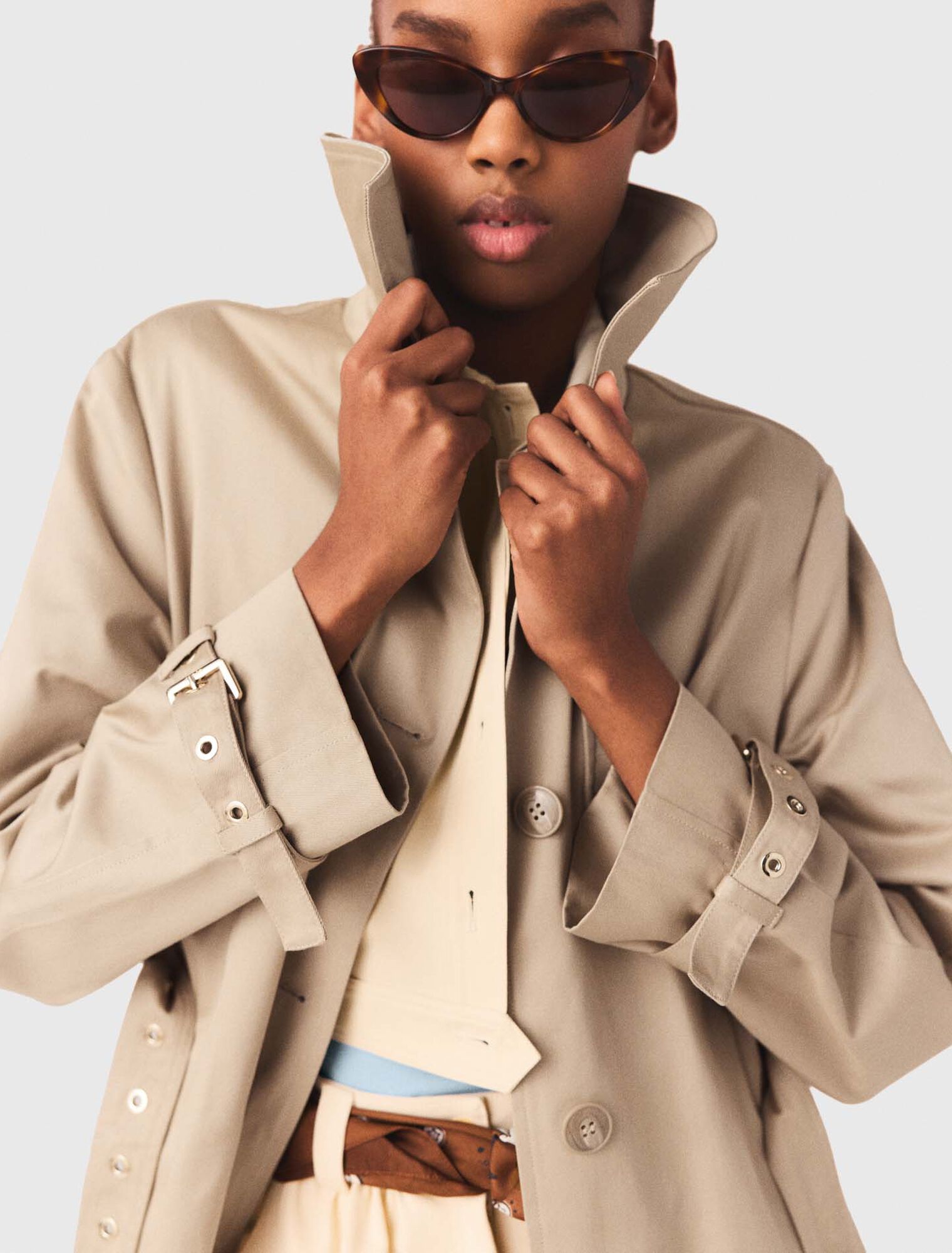 Trench with removable hood