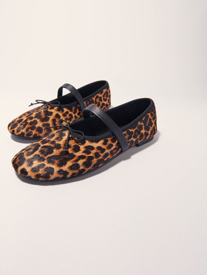 Leopard-effect leather ballet flats