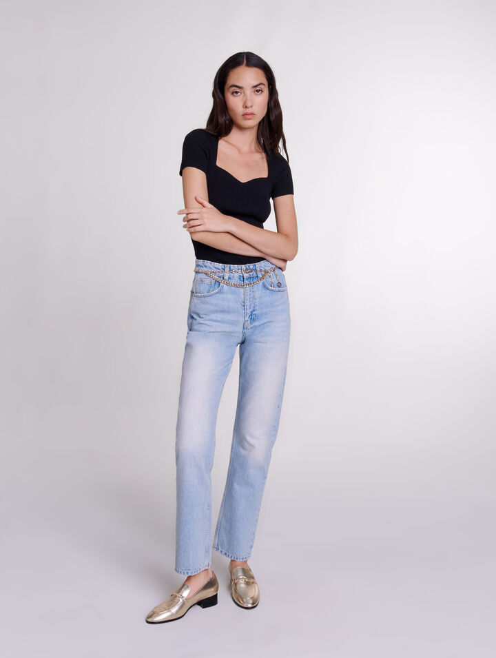 Straight jeans with jewellery belt