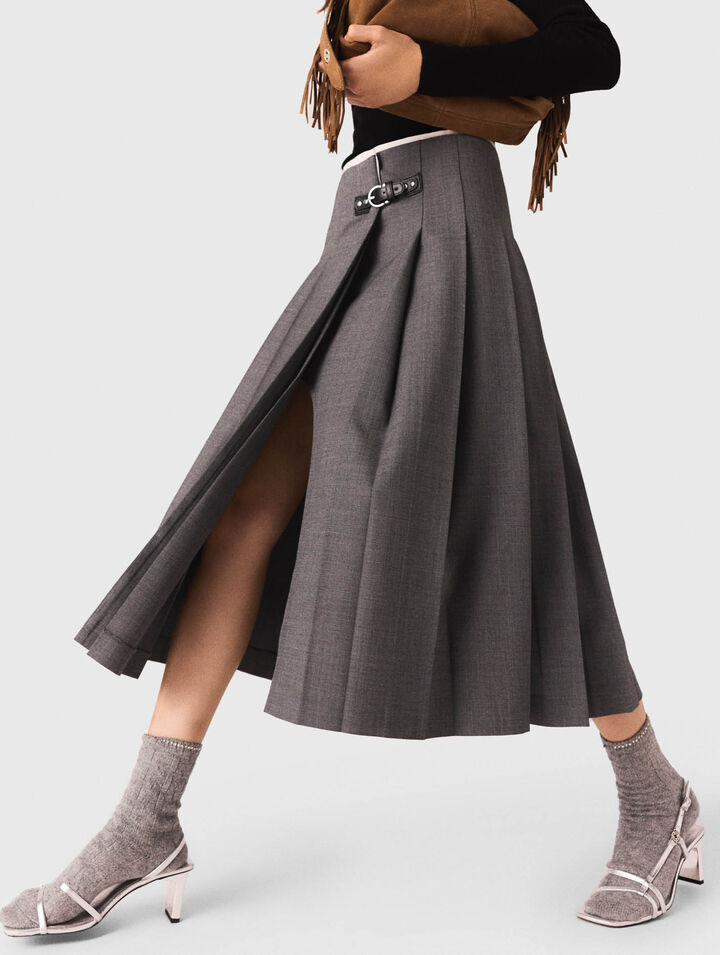 Long pleated skirt