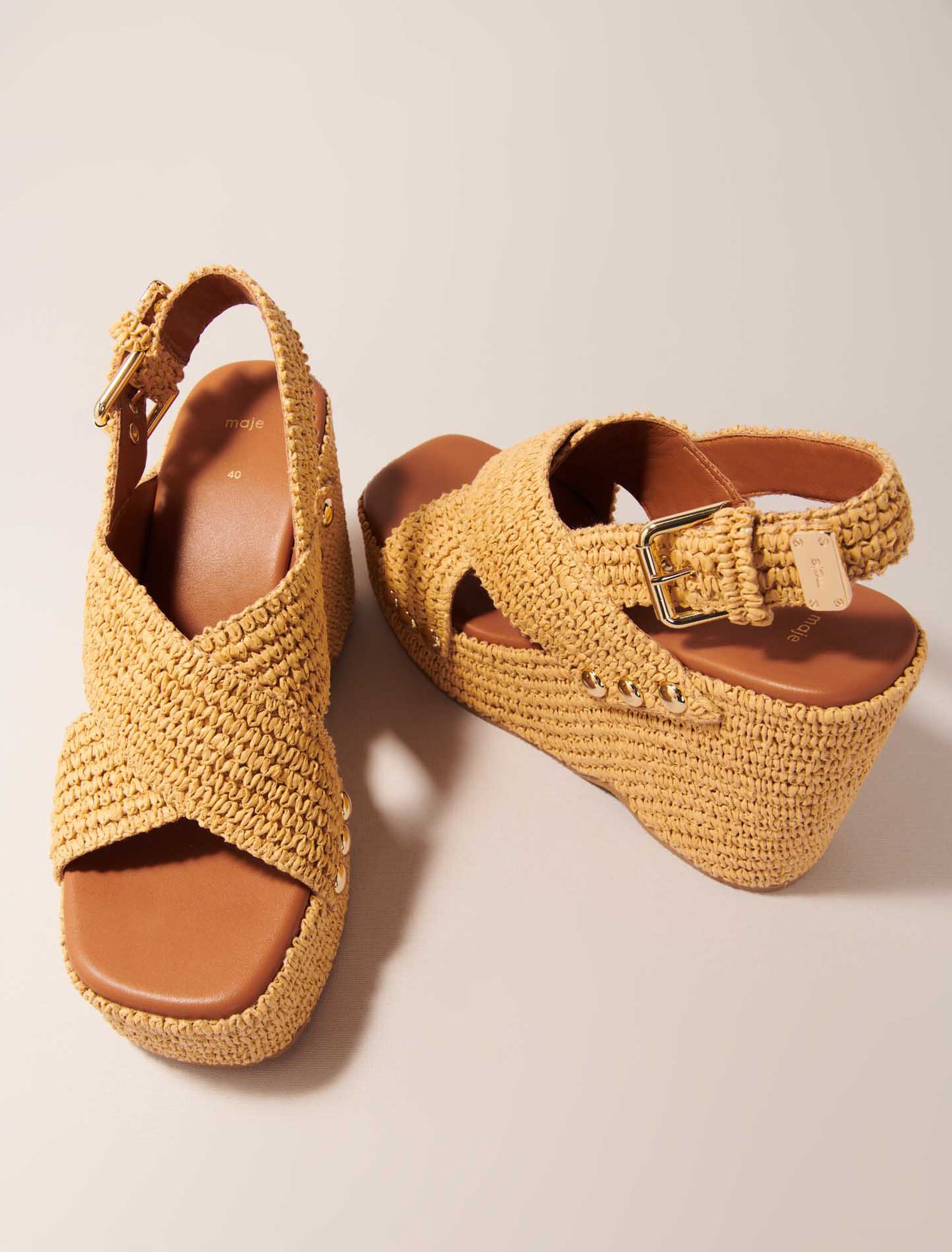 Wedge sandals with raffia effect