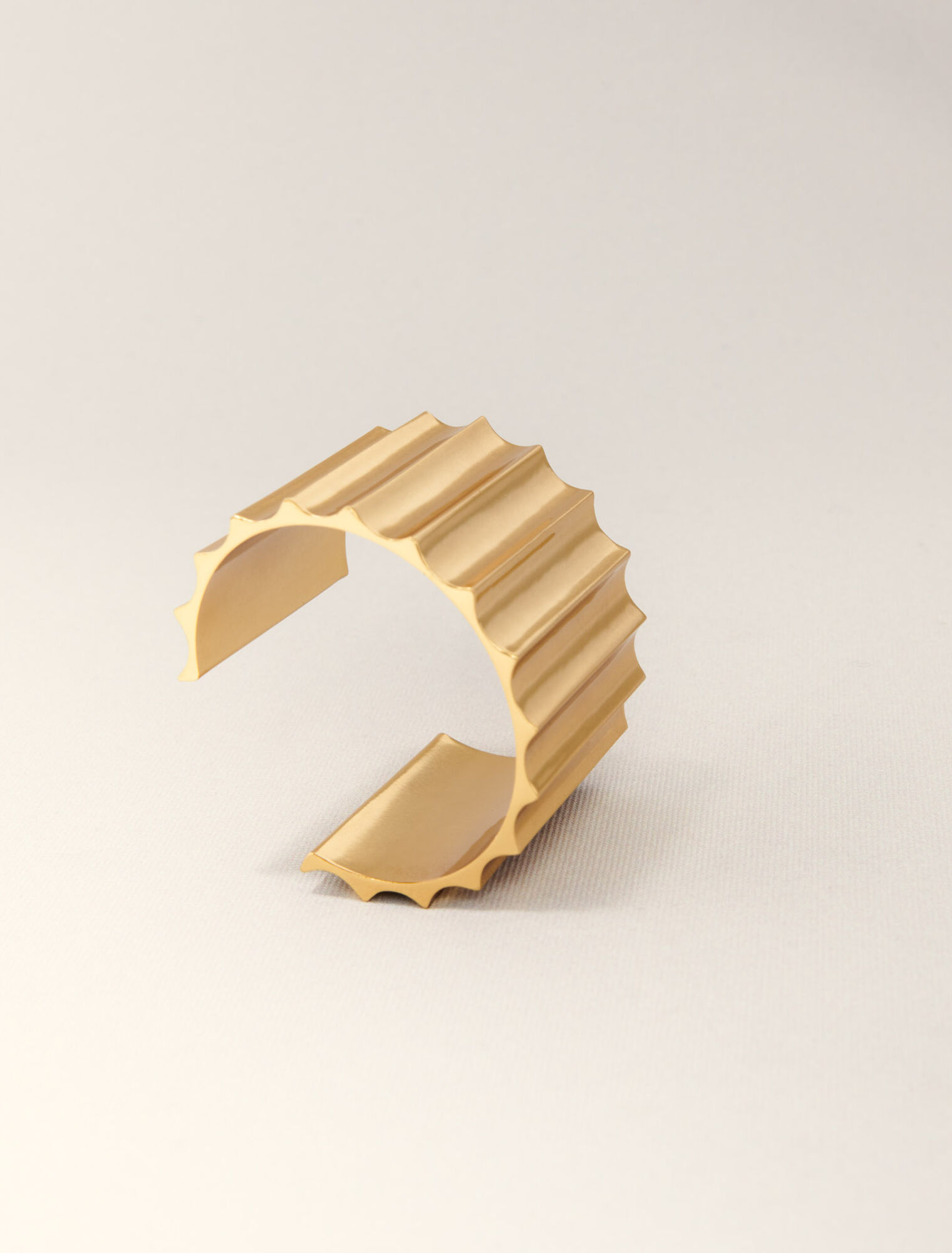 Wide tapered metal cuff