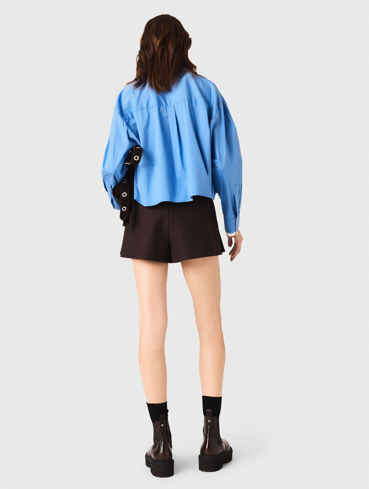 Shirt with removable jewellery