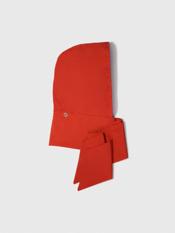 Retractable scarf hood