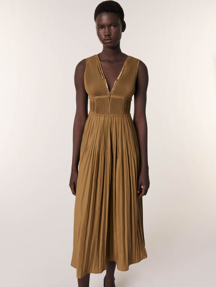 Jewellery neckline pleated dress