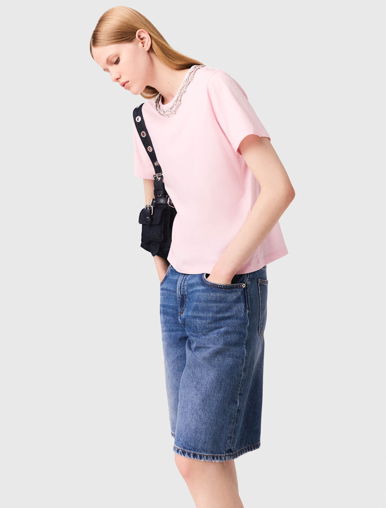 Short-sleeve jewel neck T-shirt