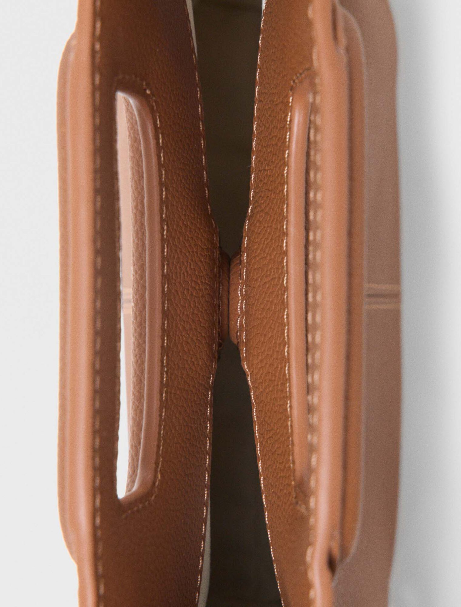 Grained leather M bag