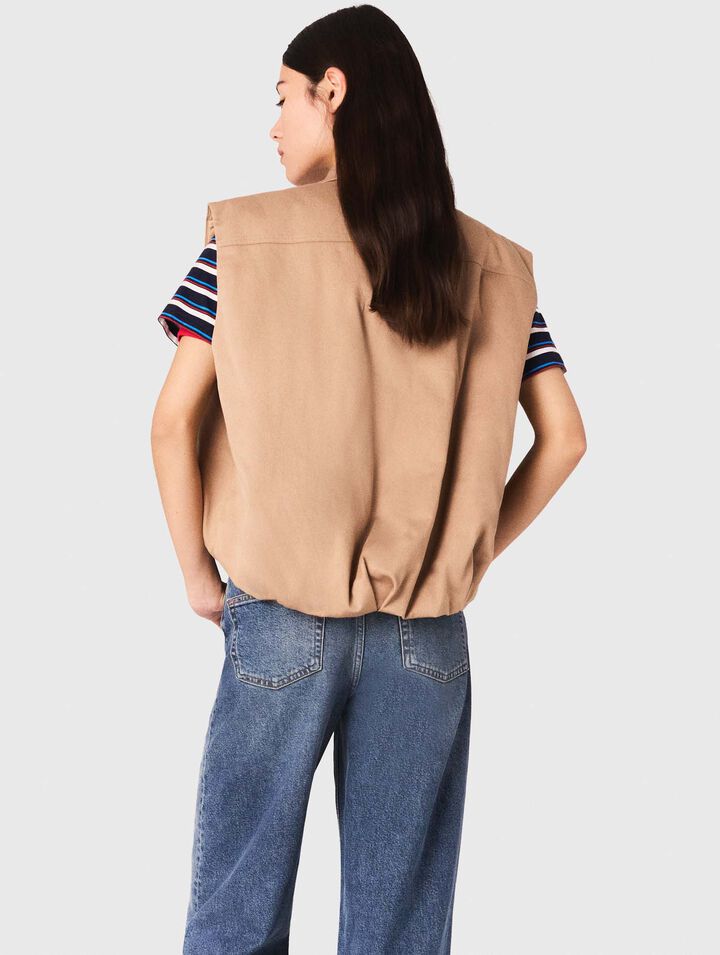 Sleeveless jacket