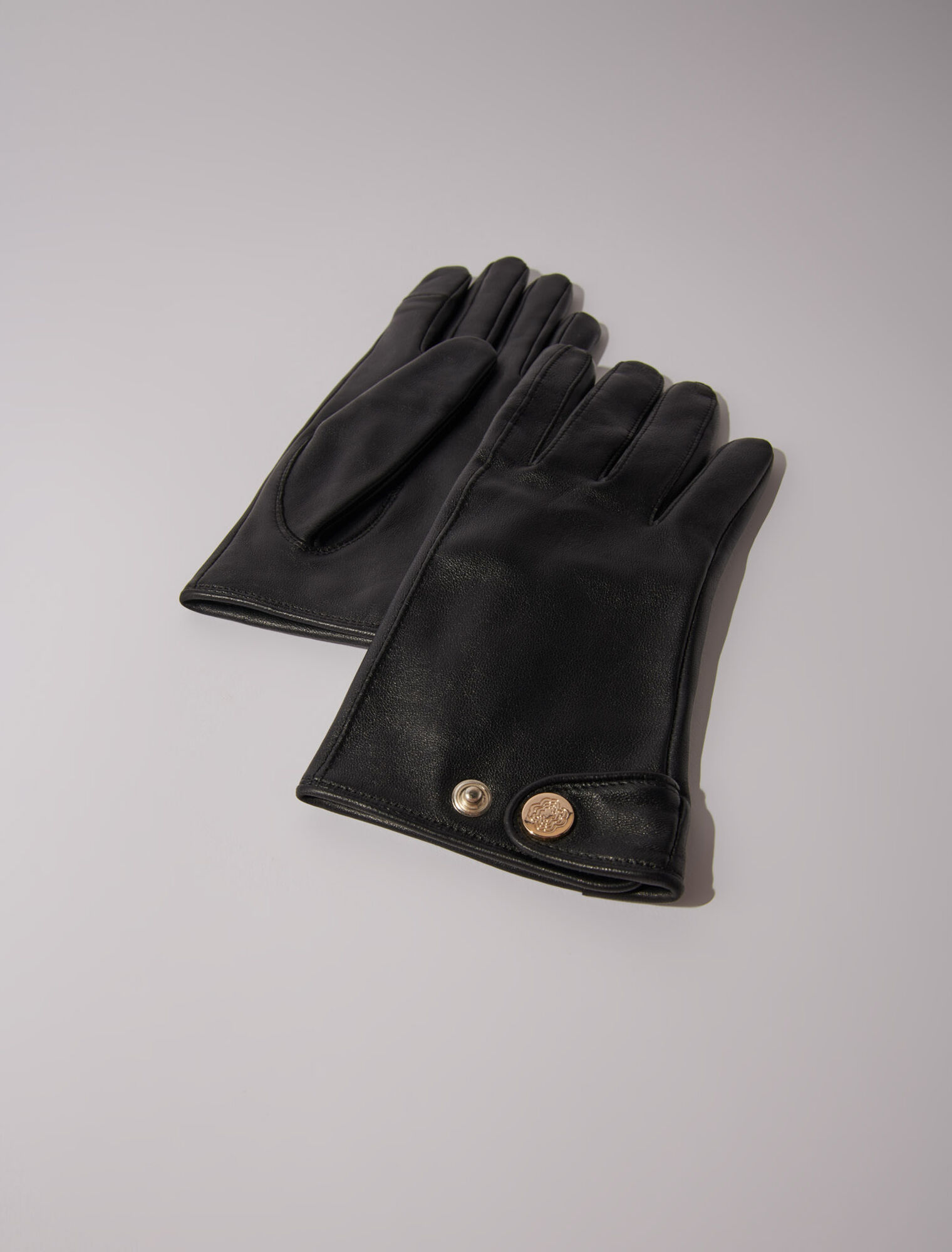 Leather gloves