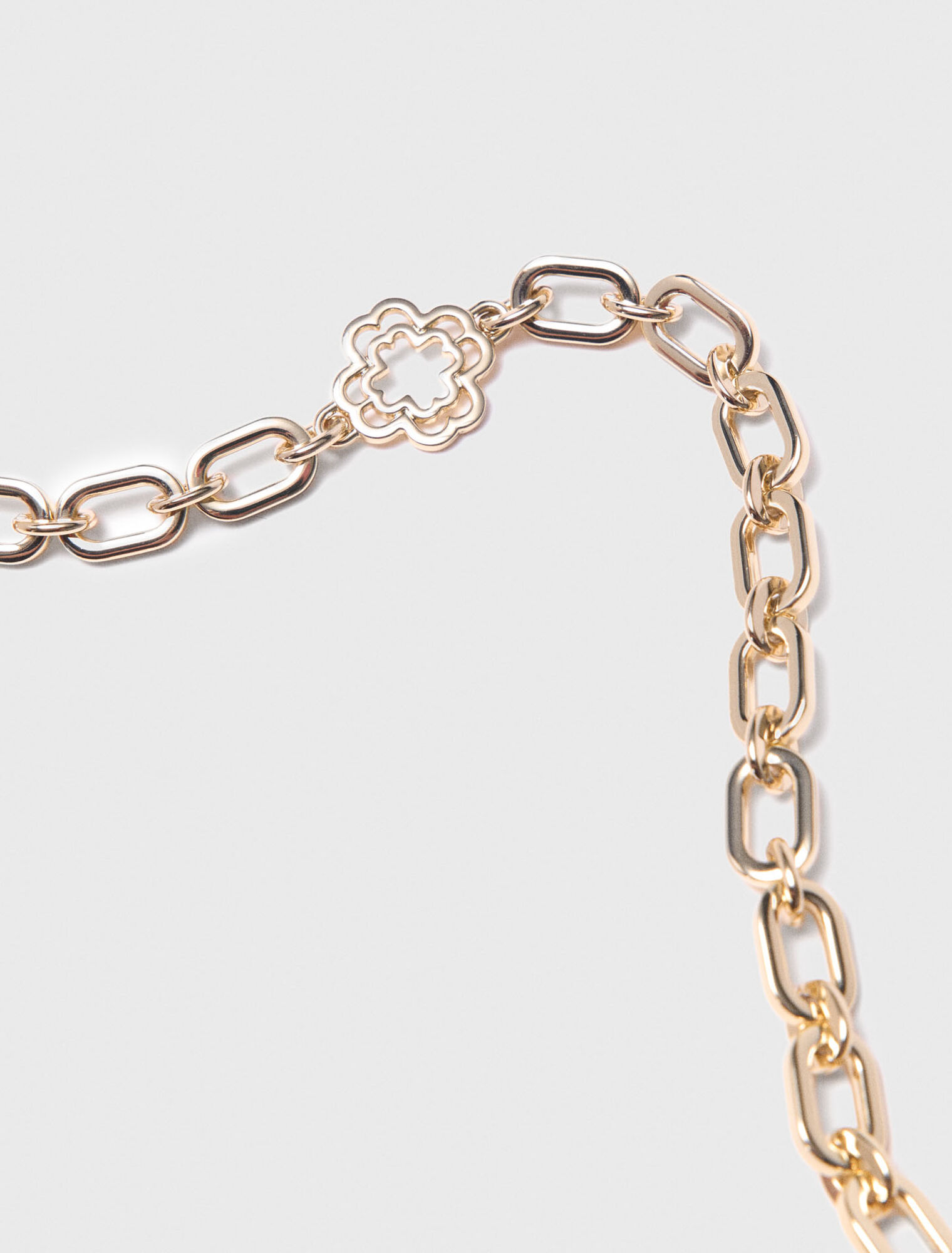 Short chain shoulder strap