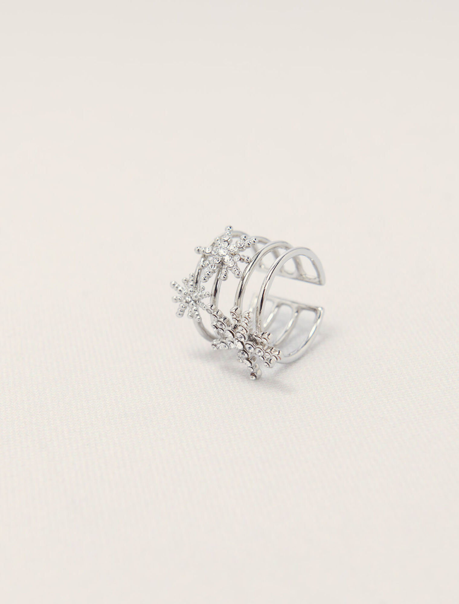 Rhinestone star ring