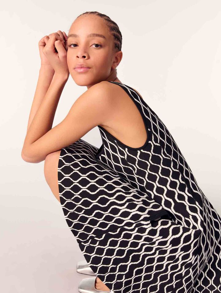 Short patterned knit dress