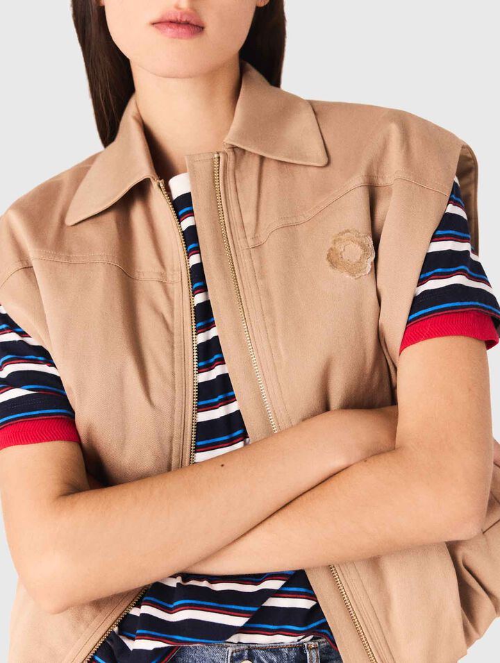 Sleeveless jacket