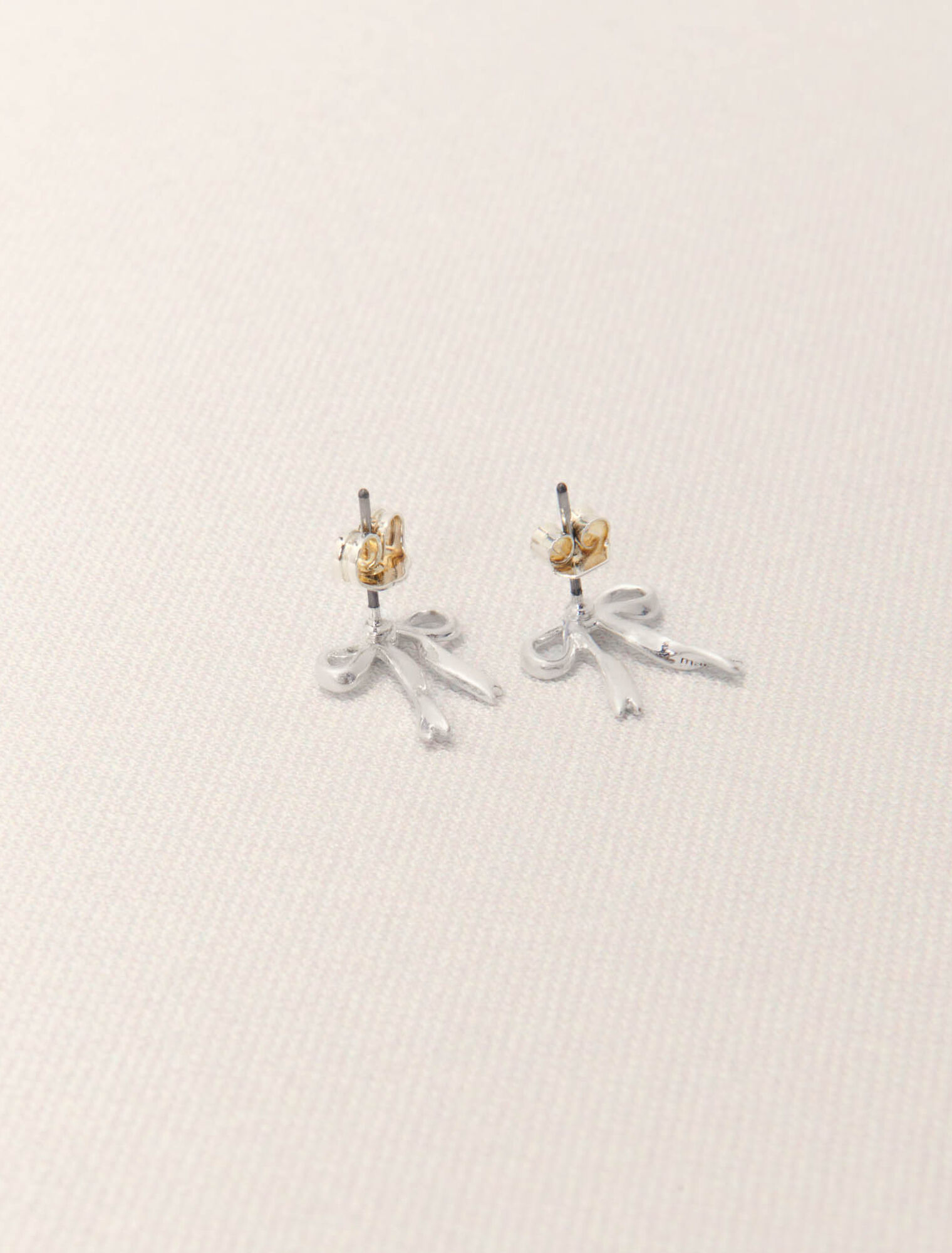 Small bow earrings