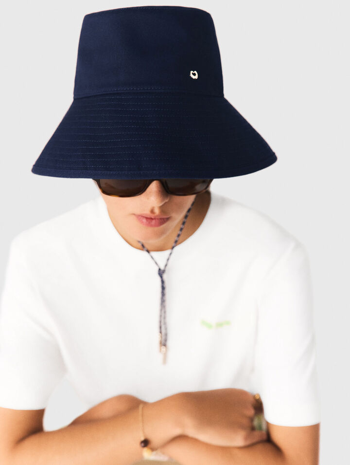 Cotton floppy hat with cord