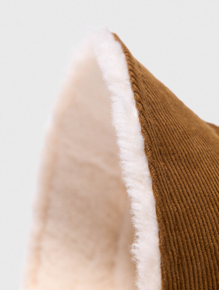 Reversible corduroy bucket hat