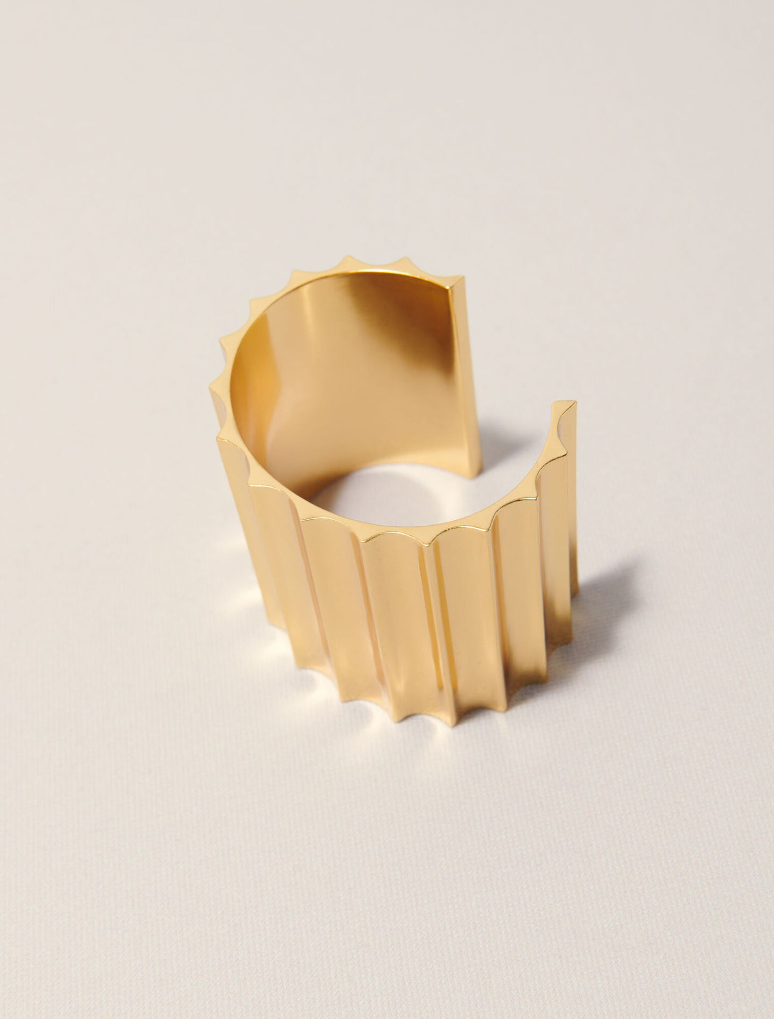 Wide tapered metal cuff