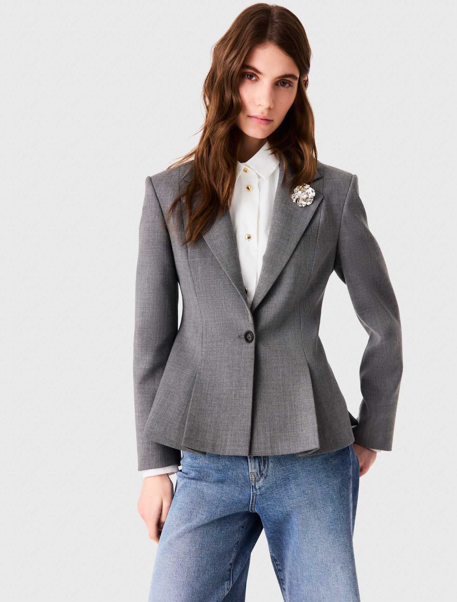 Short Bar-style suit jacket