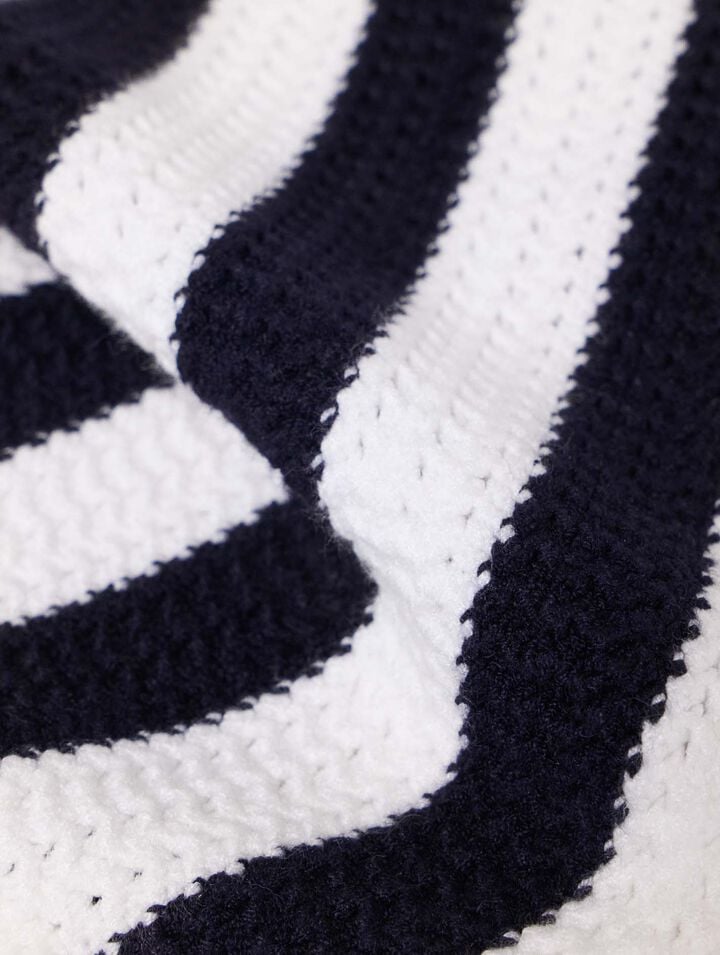 Striped knit triangle