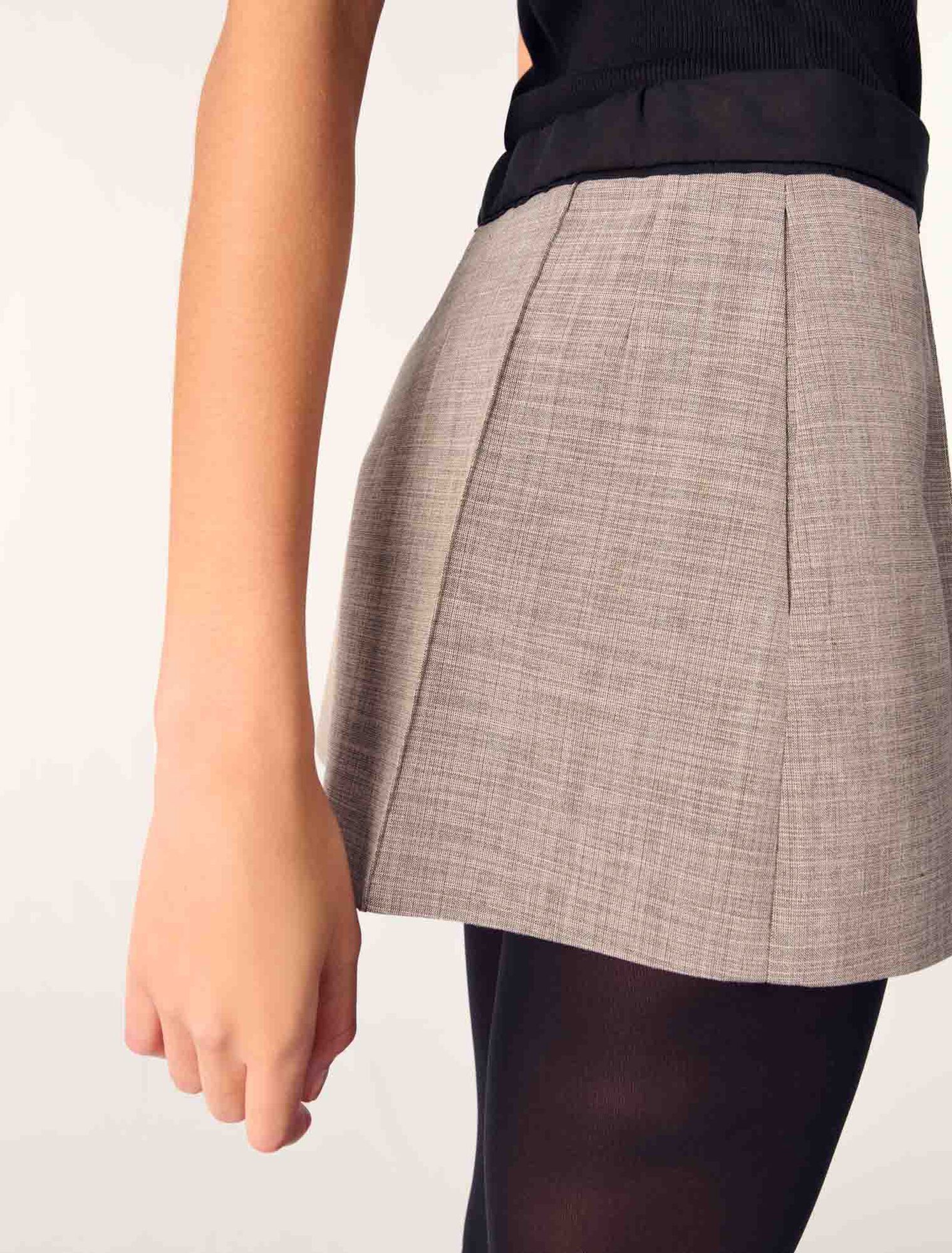 Suit shorts with darts
