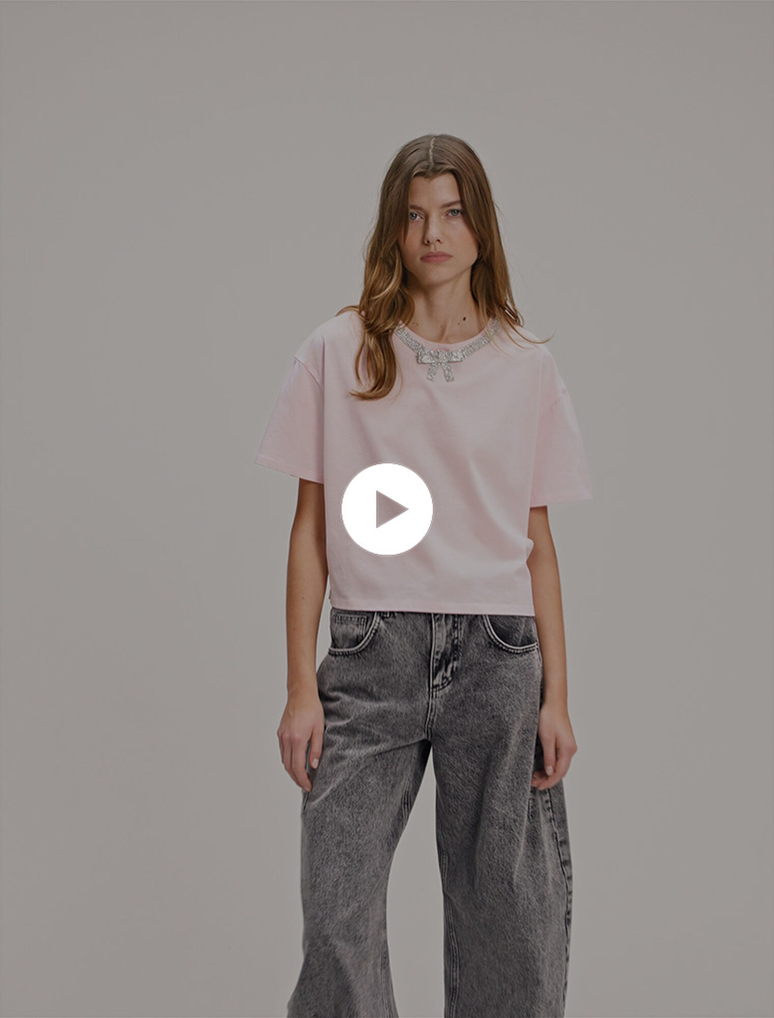 T-shirt with jewellery neck