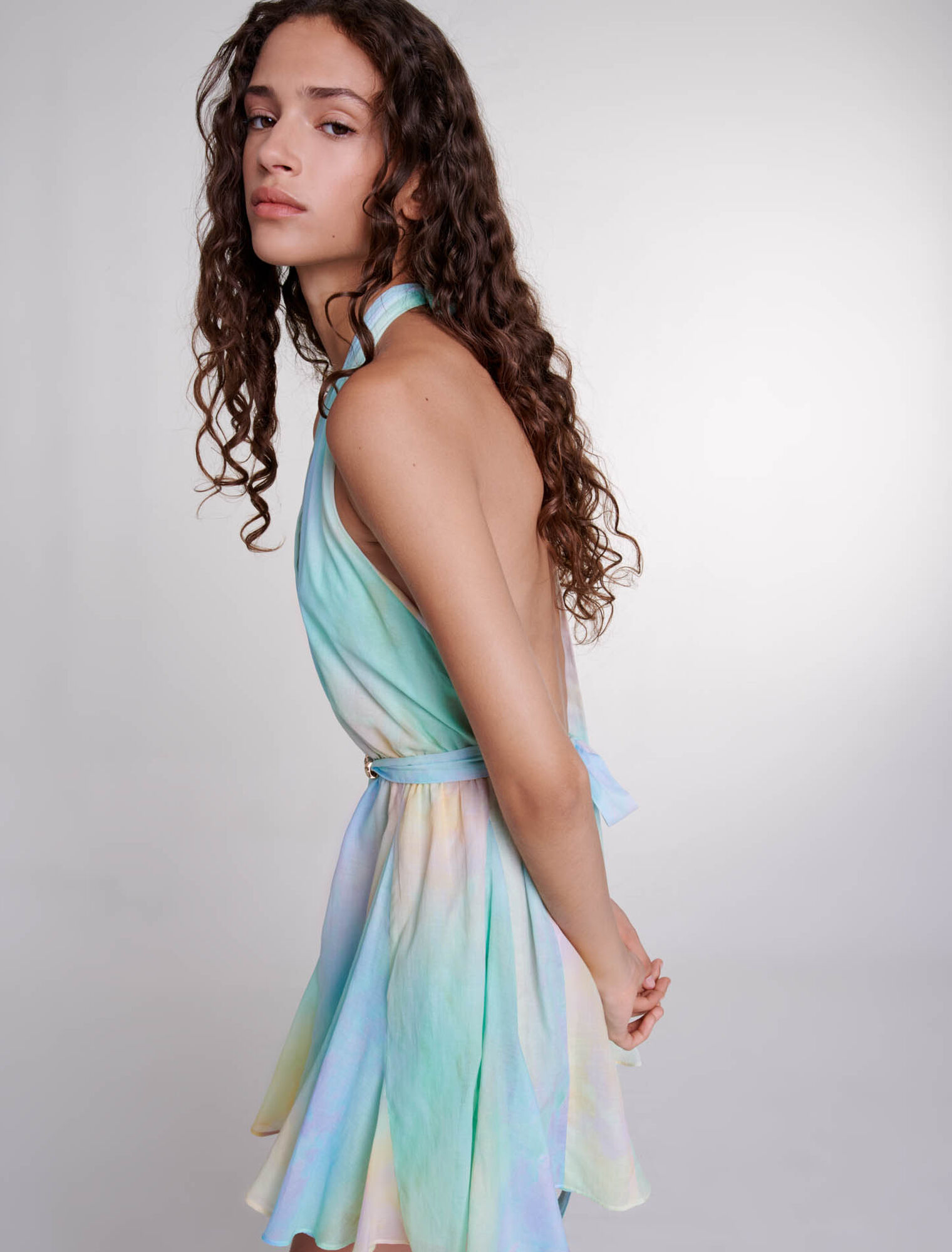 Backless tie-dye dress